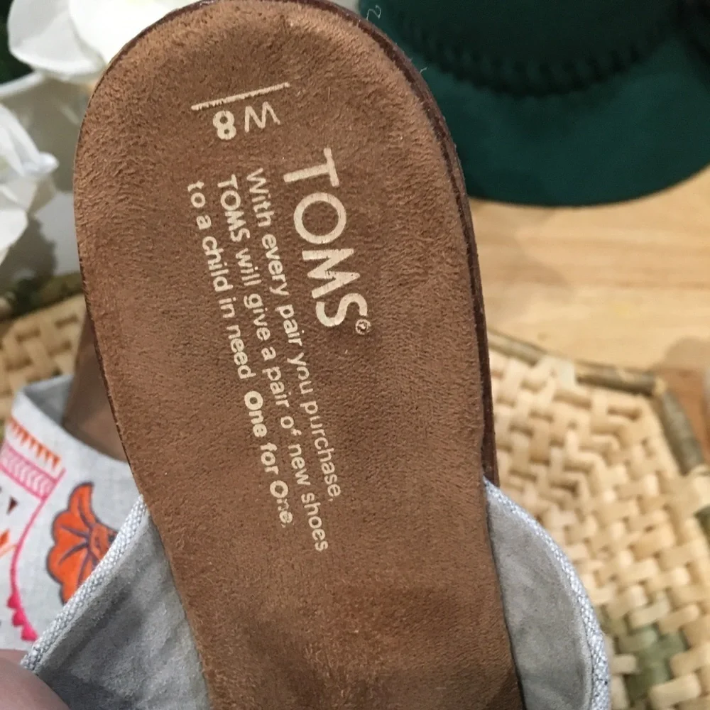 Toms Gray Mules with Pink and Orange Embroidery - Picture 8 of 9